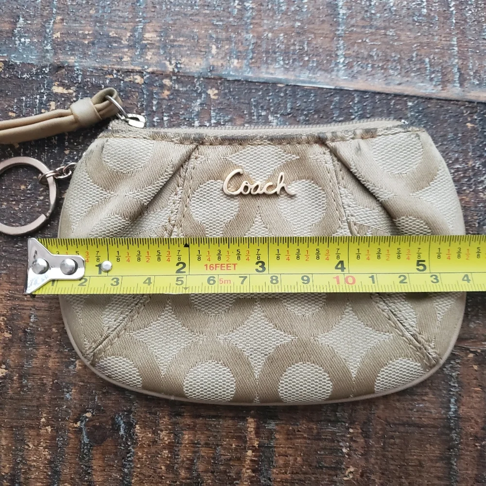 Coach Signature C Vintage Card/ Coin Case Keychain Canvas Wallet Color Tan